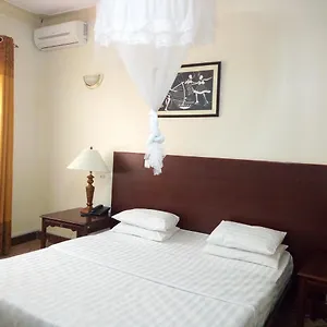 peniel-beach-hotel.about-kampalahotels.com/